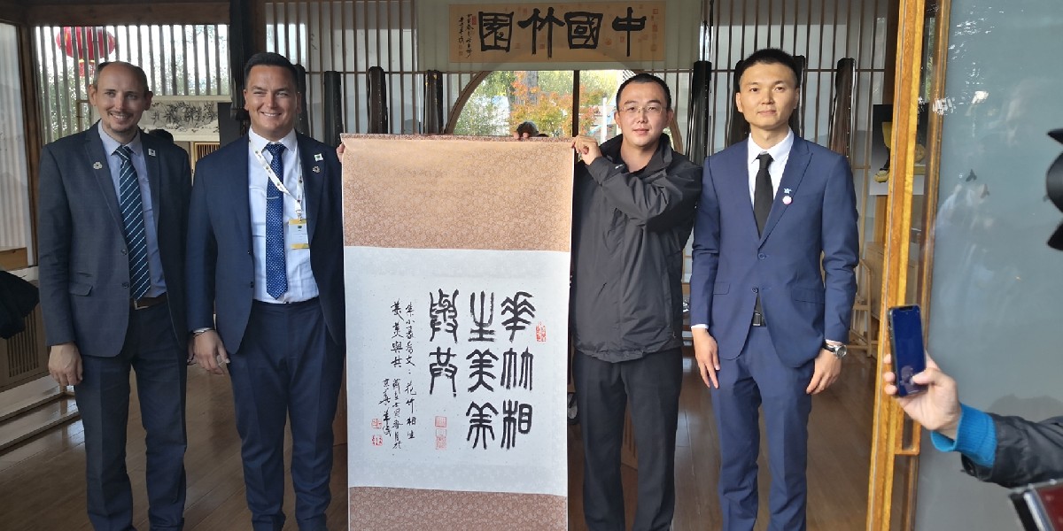 国礼、荷兰阿尔梅勒世界园艺博览会---艺术家李羊民践行文化学者担当与使命